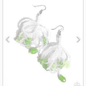 Botanical Bundle Green Earrings NWT White Seed Beads Summer ☀️
